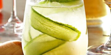 How to Throw the Ultimate Summer Cocktail Party