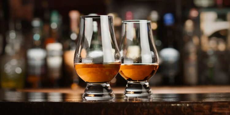 6 Best Whisky Glasses All True Connoisseurs Need