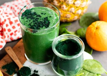 Tropical Spirulina Smoothie Recipe