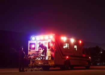 Aseguradoras rechazan leyes estatales que protegen contra facturas sorpresa por uso de ambulancias