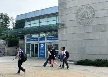 ‘We Dissent’: NIH Workers Protest Trump Policies That ‘Harm the Health of Americans’