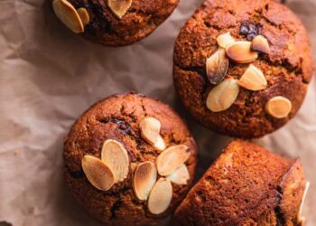 Vegan Pumpkin Chocolate Chip Muffins