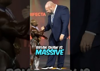 Brian Shaw Makes Huge Bodybuilders Look Tiny #shorts #joerogan #storytime #bodybuilding