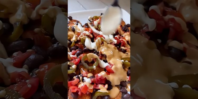 Weight loss nachos #veganweightloss #plantbasedweightloss #healthyweightloss (recipe in comments)