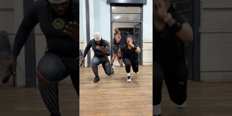 GLUTE Workout at HOME no EQUIPMENT @AerofitsaClips @AeroFitSaShorts @nyawolomshini21