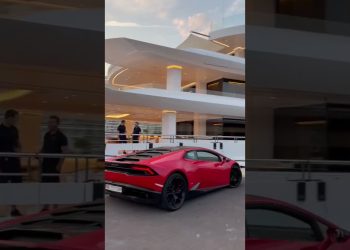 Millionaire spotting billionaire #monaco #luxury #lifestyle #rich #money #life #style #shorts