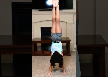 Master the Handstand! 💪 3 Essential Strength Exercises with Chloe