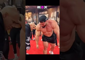RAMAN DINO MEET KEVINLEVRONE 😈 KEVIN BODYBUILDER 🦁 MR OLYMPIA 🏆#dino #kevin #olympia #champion #fyp