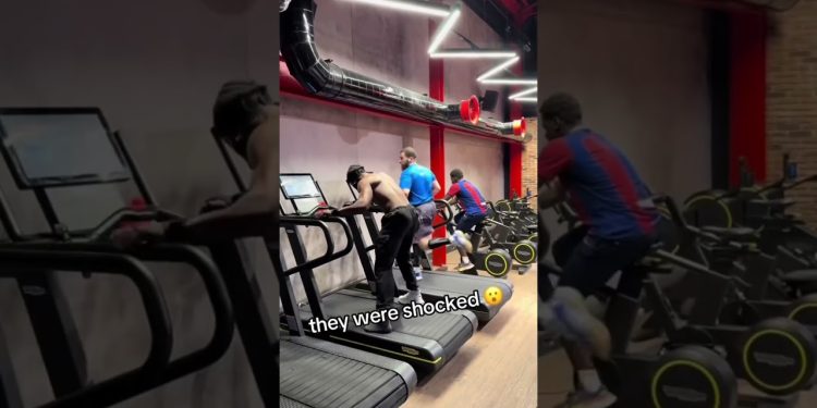 I am the fastest in the world? 💪😎😱 #prank  #gym  #fitness  #funny  #short
