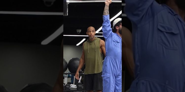 ELITE Powerlifter ANATOLY SHOCKED Bodybuilders in a GYM #anatoly #fitness #gym