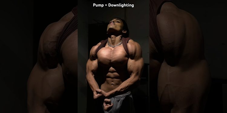Lighting Plays a Huge Role #bodybuilding #fitness #shorts