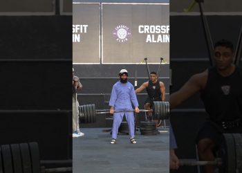 ELITE Powerlifter ANATOLY Use 32kg Mop in a GYM #anatoly #fitness #gym