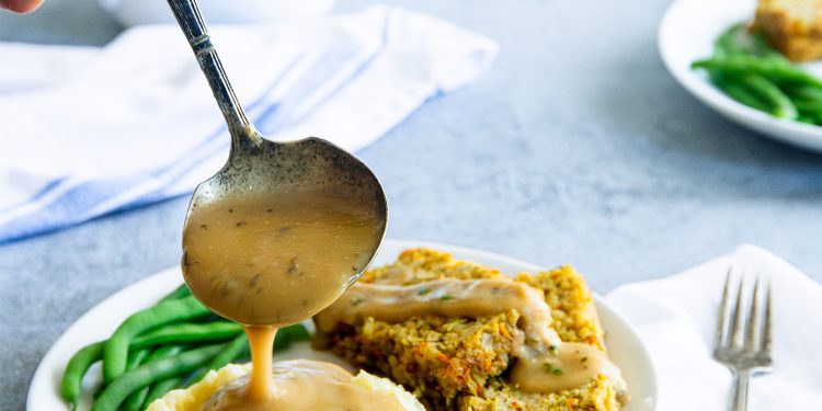 Vegan, Nut-Free Chickpea Gravy (Oil-Free)