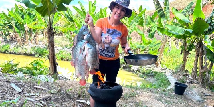 Diversão na roça é pescaria no quintal, olha quanto peixe pegamos