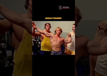 ARNOLD TRAINING RESULT 🥶 OLD MR OLYMPIA 💀 FATHER OF BODYBUILDING #arnoldschwarzenegger #shorts #edit