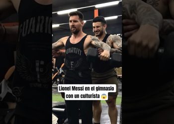Lionel Messi en el gimnasio con un culturista #gym #messi #fitness #bodybuilding