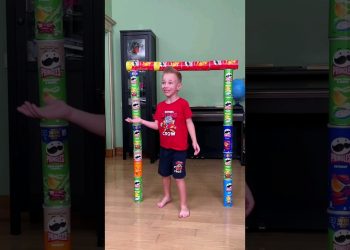 Leo Tested The Physical Fitness Of Parents Through A Competition😊😀