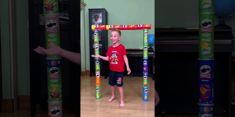 Leo Tested The Physical Fitness Of Parents Through A Competition😊😀