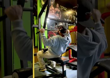 Failure reps in back workout #backworkout #backday #gym #shorts #bodybuilder #bodybuilding #workout