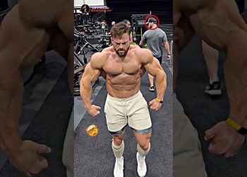 BRO INSANE BODYBUILDER 🤯 GYM EDIT #bodybuilder #shortsviral #gym #video #fyp