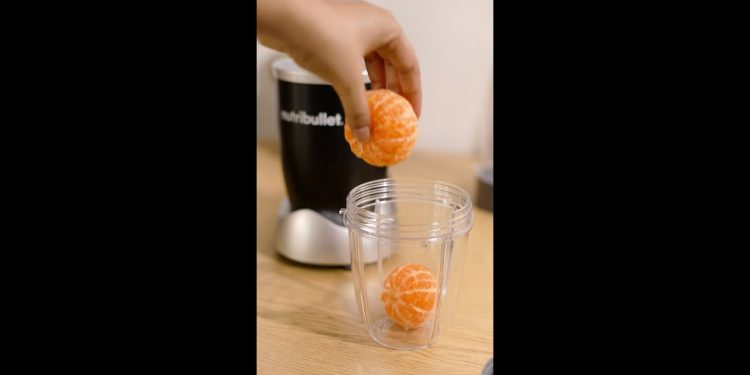 Make delicious and healthy drinks with this powerful blender
