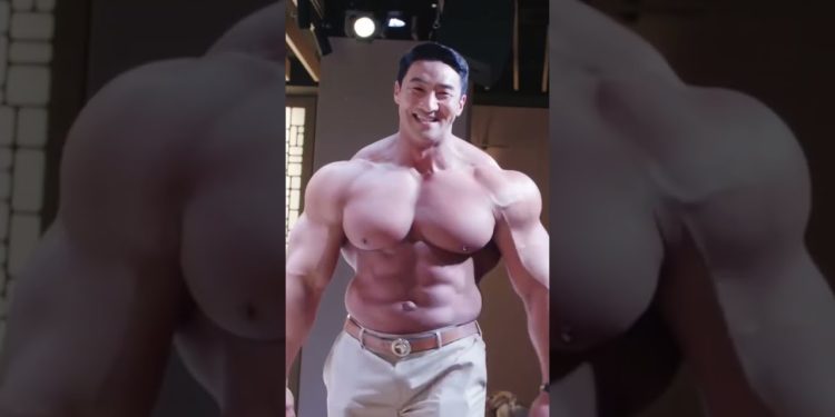 If you are a bodybuilder you gotta be ready at all times! Chul Soon is!