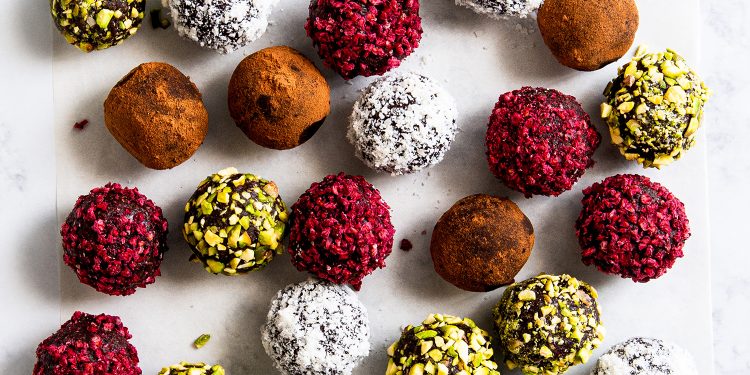 No-Bake, Fudgy Raspberry-Filled Cookies (Sugar-Free, Gluten-Free, Vegan)