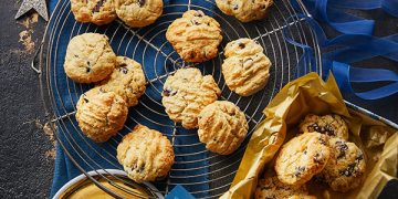 Slimming World chocolate chip cookies