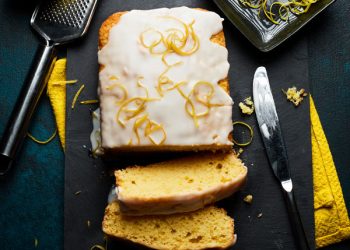Slimming World lemon drizzle cake