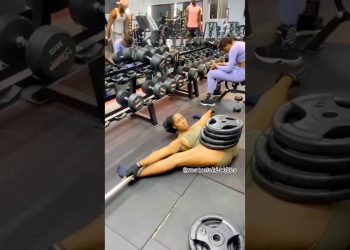 First time at a gym🏋️‍♂️🤦… #shorts #gym #workout #react #relatable #funny #gymworkout