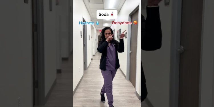 Drinks that hydrate 💧 vs dehydrate 🥵#thirsty #hydration