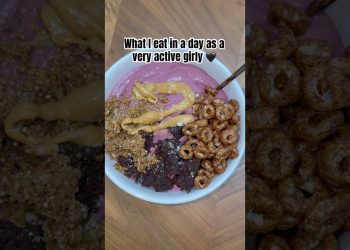 Not loving this rainy FL weather😭 #whatieatinaday #nutrition #runner #fitnesstrainer #protein #food