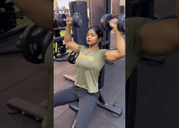 Shoulder press 💪#motivation #viralvideo #shoulder #workout #shorts #shortvideo #fitness #gym