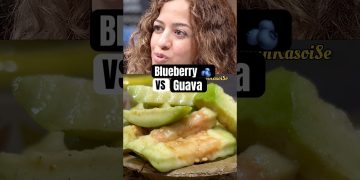 Blueberry or Guava? The Real Nutrition Winner | @sonianarangsdietclinics | Raj Shamani #shorts