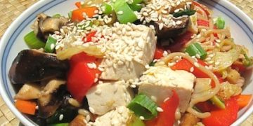 Korean Japchae (Shirataki Noodles with Vegetables)