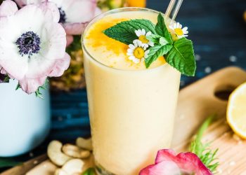 50 Low-Sugar Smoothies (Creamy + Nutrient-Packed)