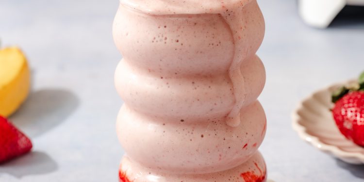 Strawberry Protein Shake (Creamy + High Protein)