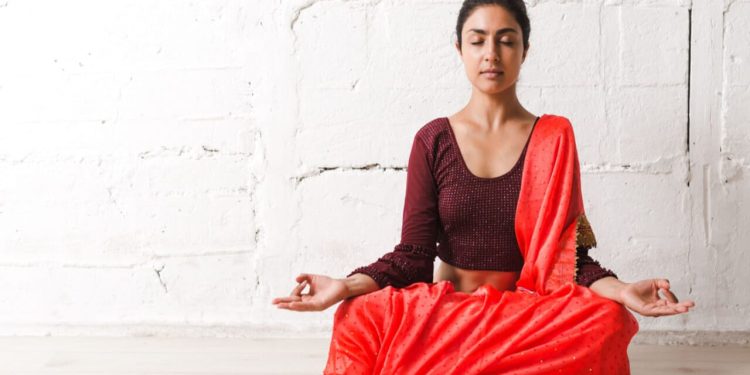 6 Yoga Mudras For Weight Loss