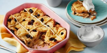 hot cross bun bread and butter pudding