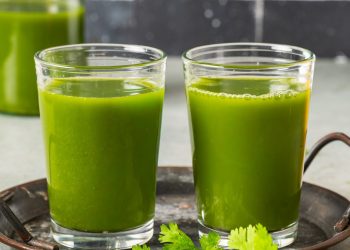 Simple Detox Green Juice (low-sugar + high nutrient)
