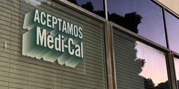 Cae la inscripción de inmigrantes en Medi-Cal y expertos lo atribuyen a las políticas de Trump