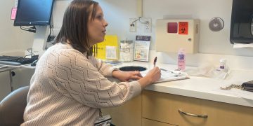 Nuevas reglas federales de Medicaid exigen un mes de trabajo. Algunos estados piden más