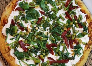 White Pizza with Asparagus and Spinach