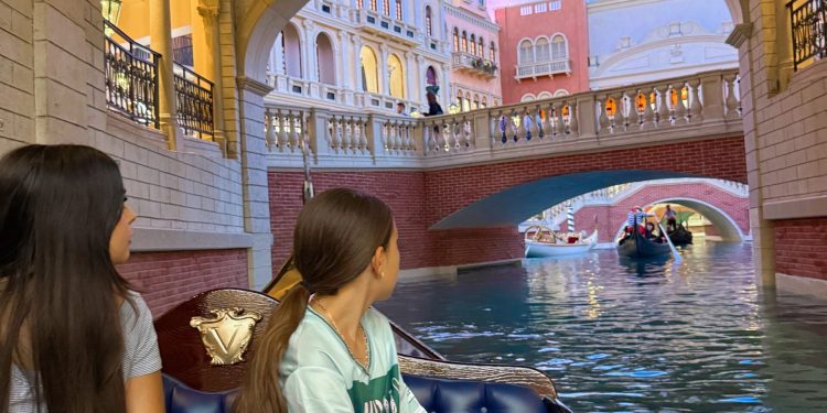 what to do in Vegas with tweens and teens