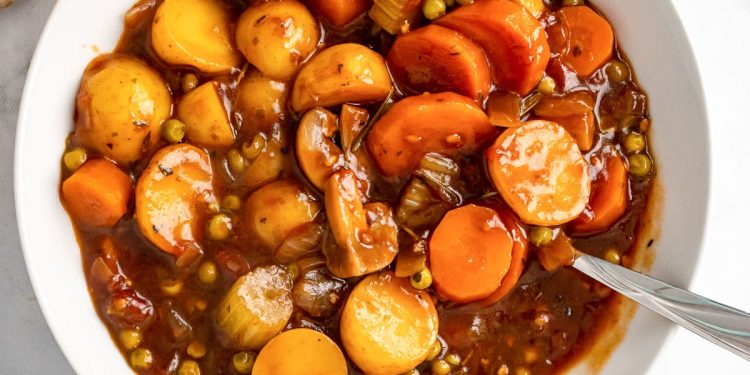 Old-Fashioned Vegan Stew – Simple Cozy Meal
