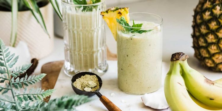 13 Healthy High-Calorie Smoothies for Weight Gain