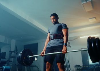 What Really Happens When You Strap On A Lifting Belt