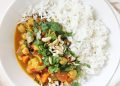 Curry with Apples, Kale, Chickpeas & Cashews