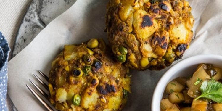 Samosa Cakes with Apple Chutney